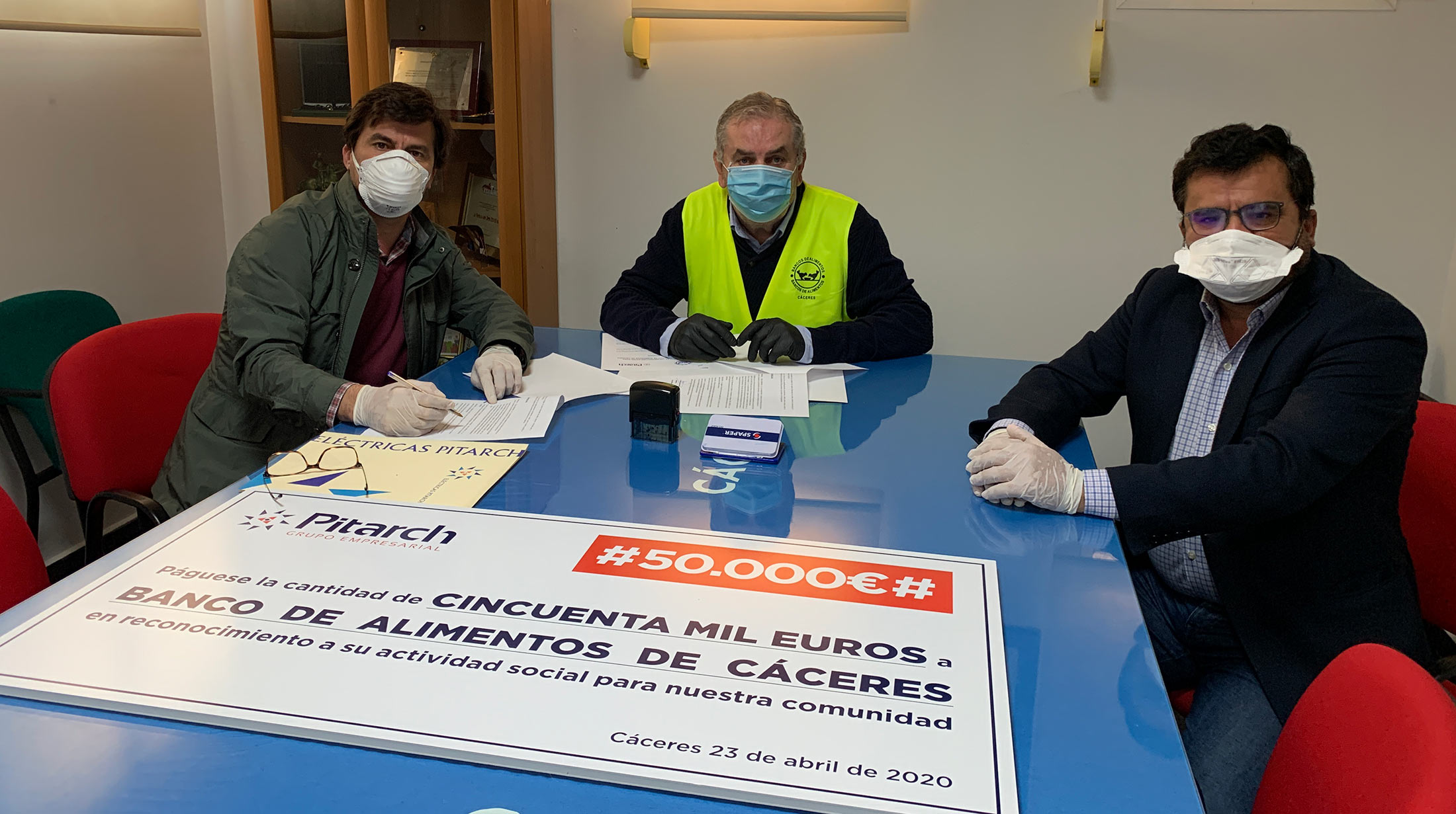Banco de Alimentos de Cáceres y Pitarch Grupo Empresarial